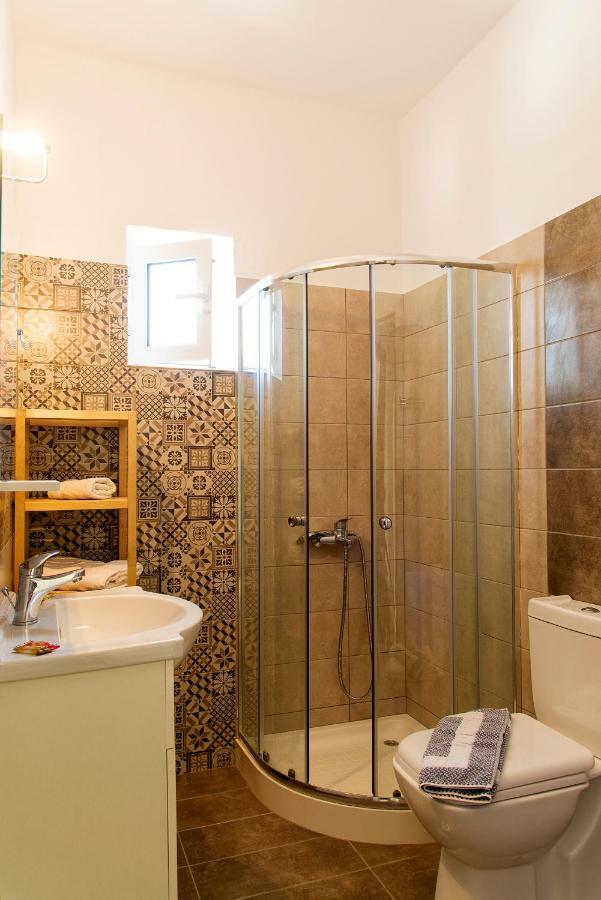 Katerina Rooms & Studios ปาเลกาสตรอน ภายนอก รูปภาพ